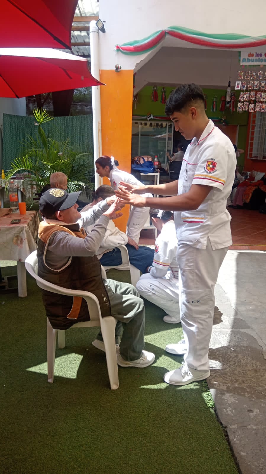 Hogar cálido para adultos mayores